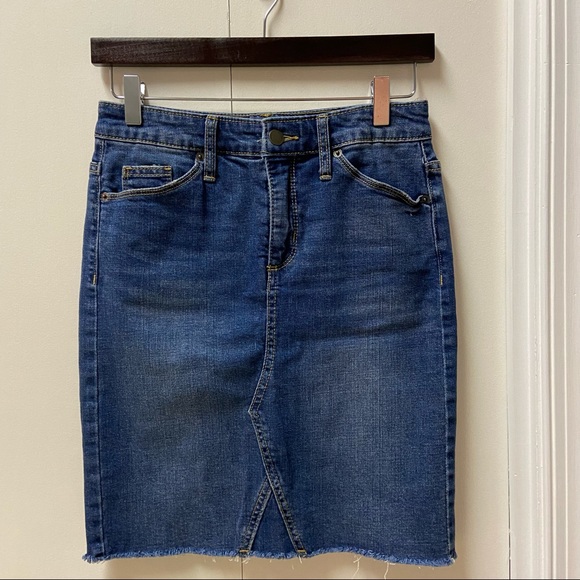 Dresses & Skirts - Denim mini skirt.